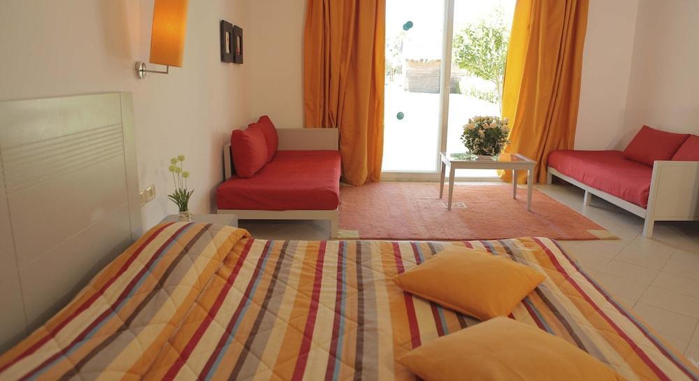 Complex Thalassa & Aquapark Family And Couple Only 4*